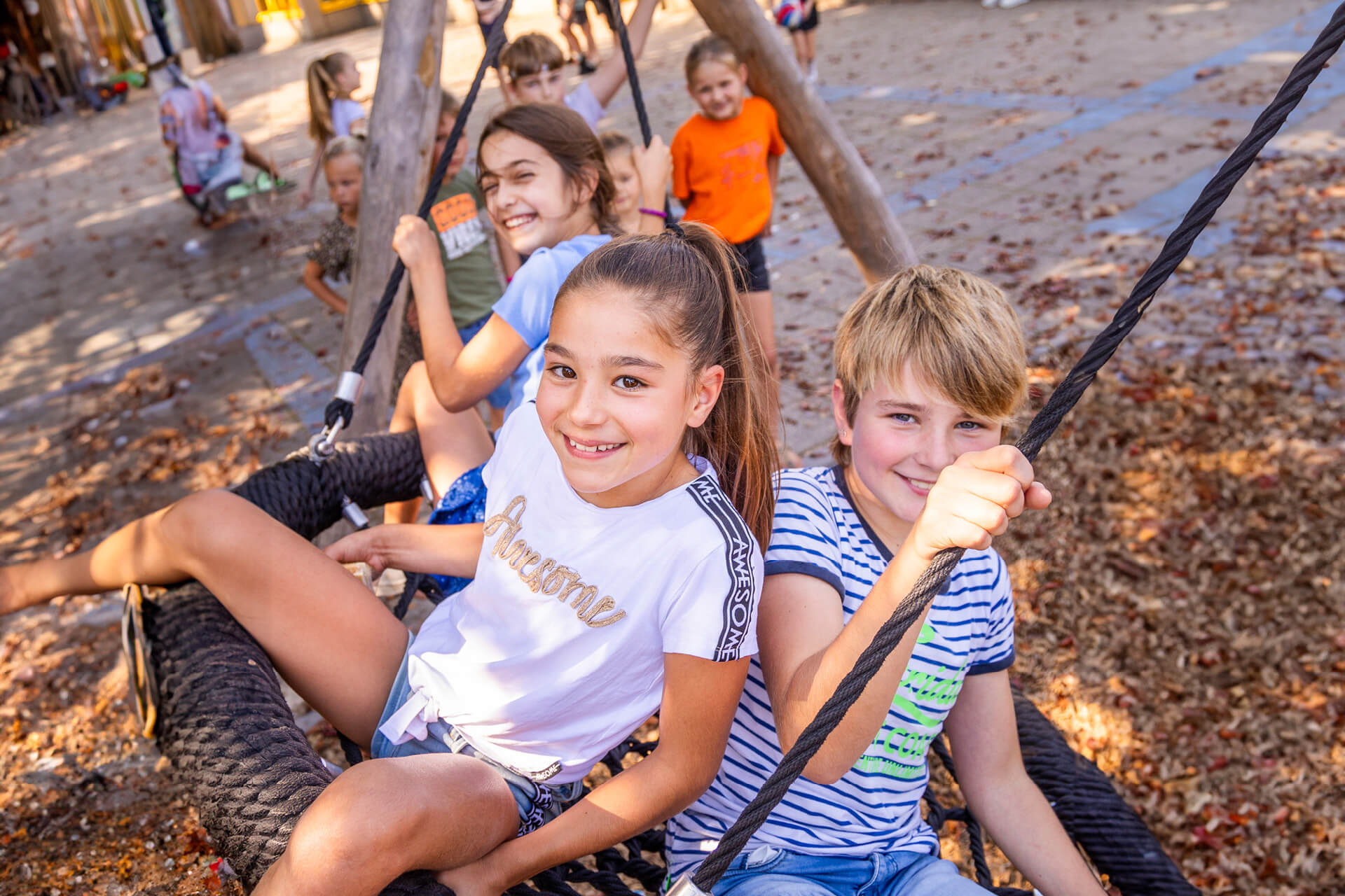 Kinderen in schommel Kinderen in schommel