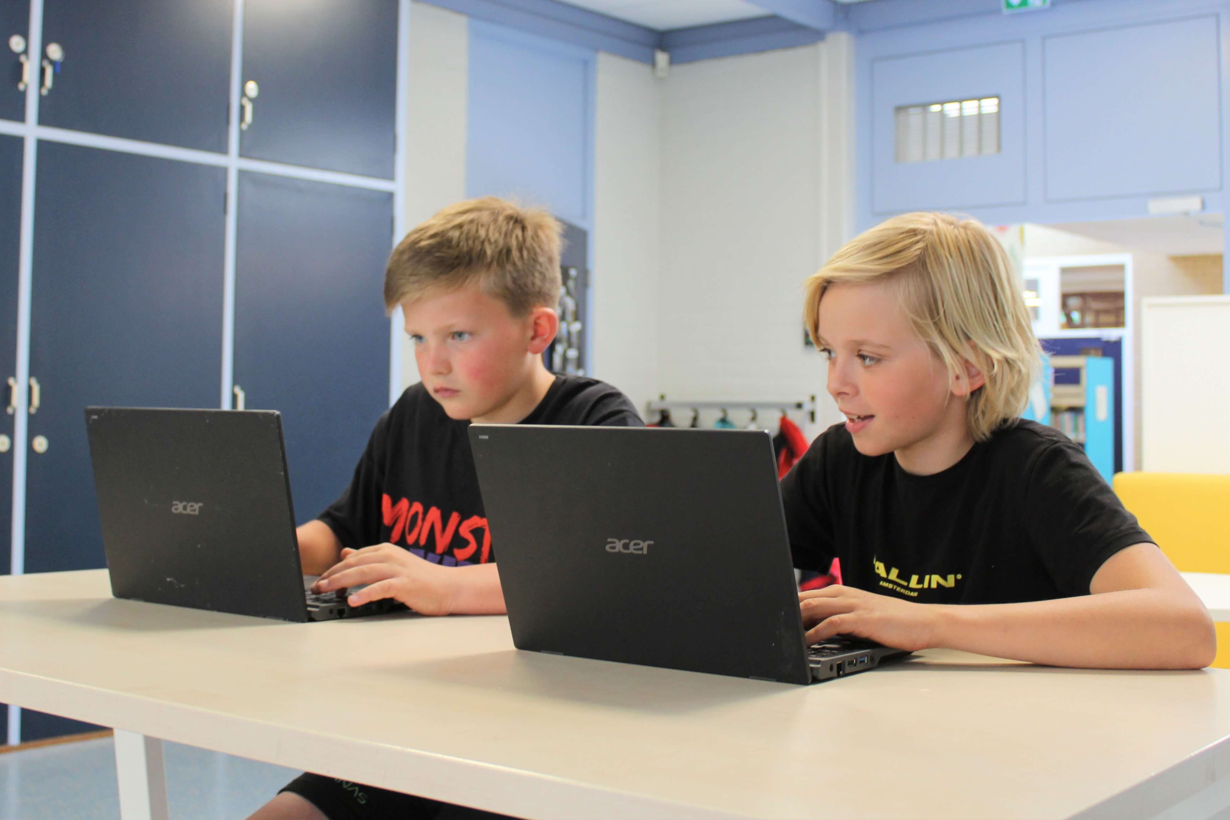 Kinderen Aan Het Knutselen Kinderen Aan Het Knutselen